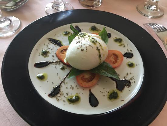 Zuzuroh Italian-Greek restaurant